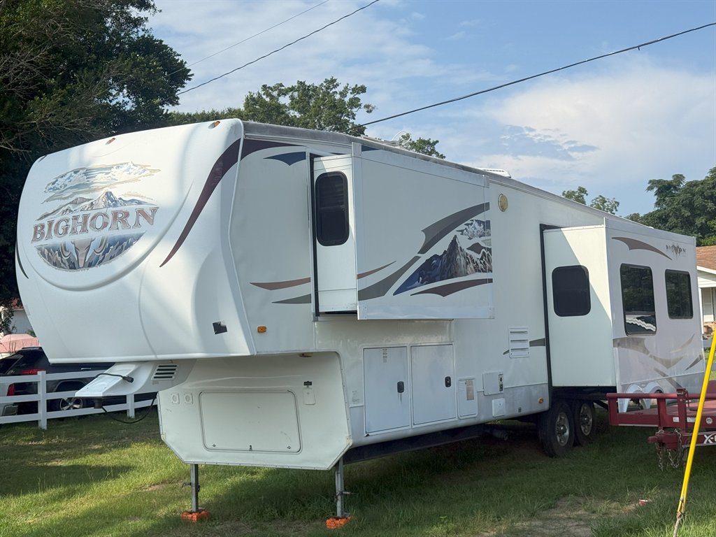 2010 Heartland Rv Bighorn - $10,995