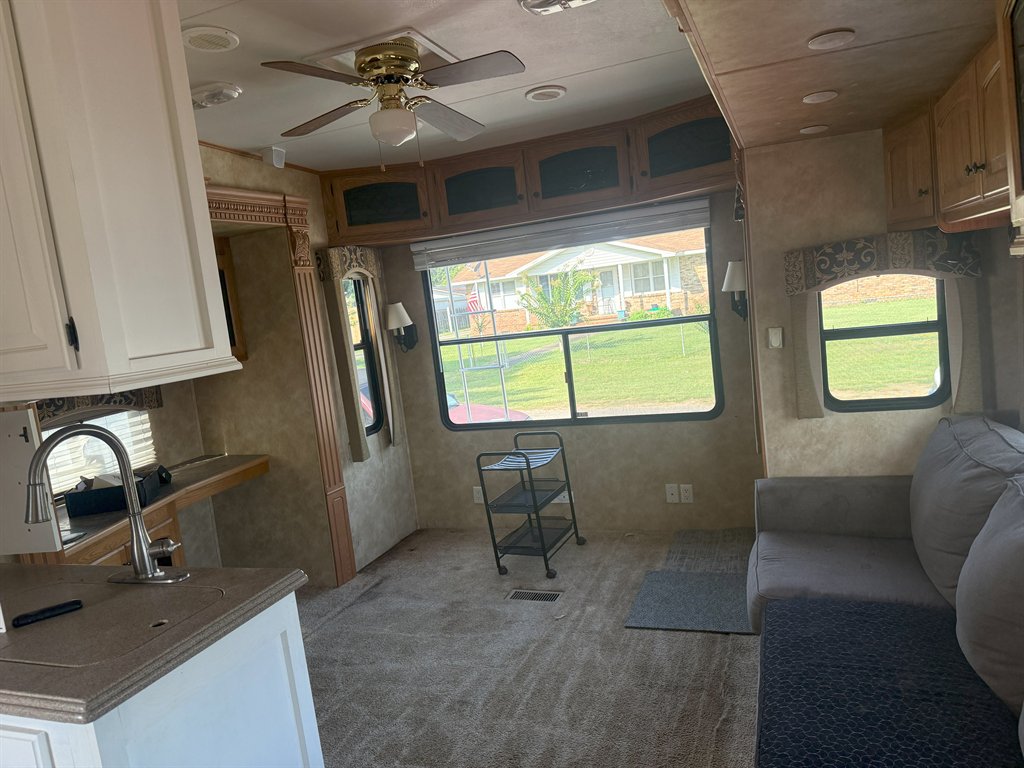 2010 Heartland Rv Bighorn - $10,995