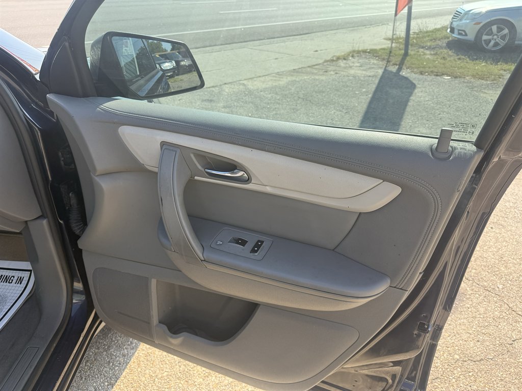 2017 Chevrolet Traverse - $11,595