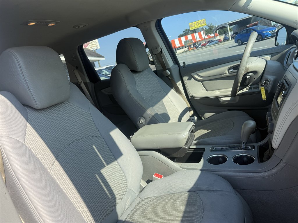 2017 Chevrolet Traverse - $11,595