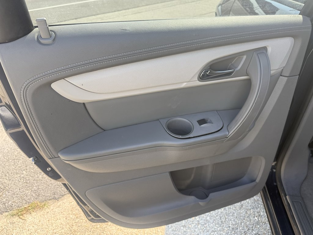 2017 Chevrolet Traverse - $11,595