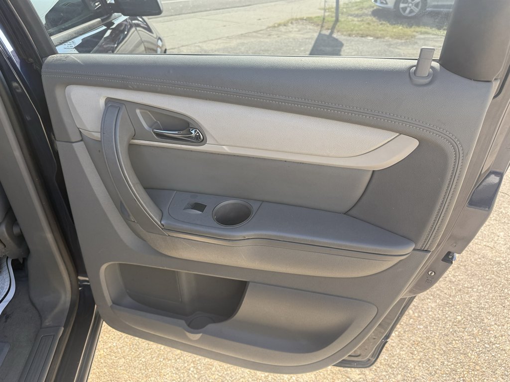 2017 Chevrolet Traverse - $11,595