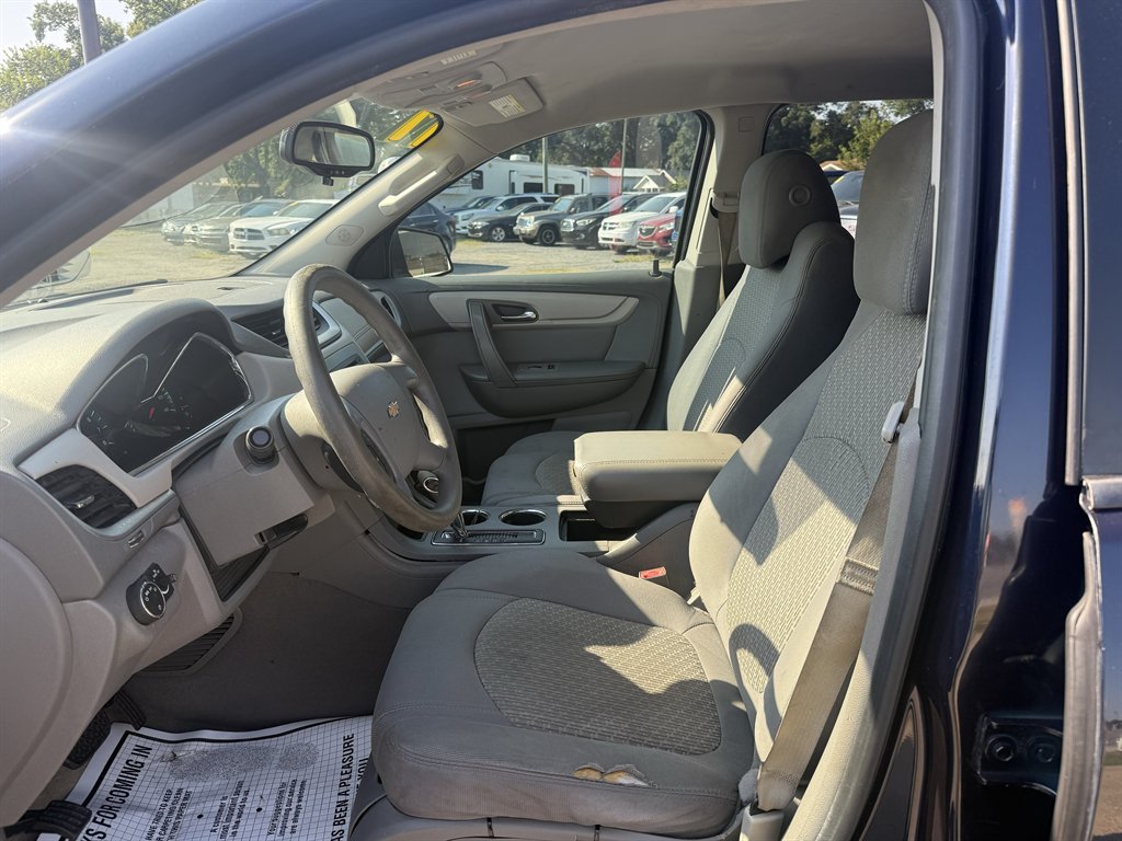 2017 Chevrolet Traverse - $11,595