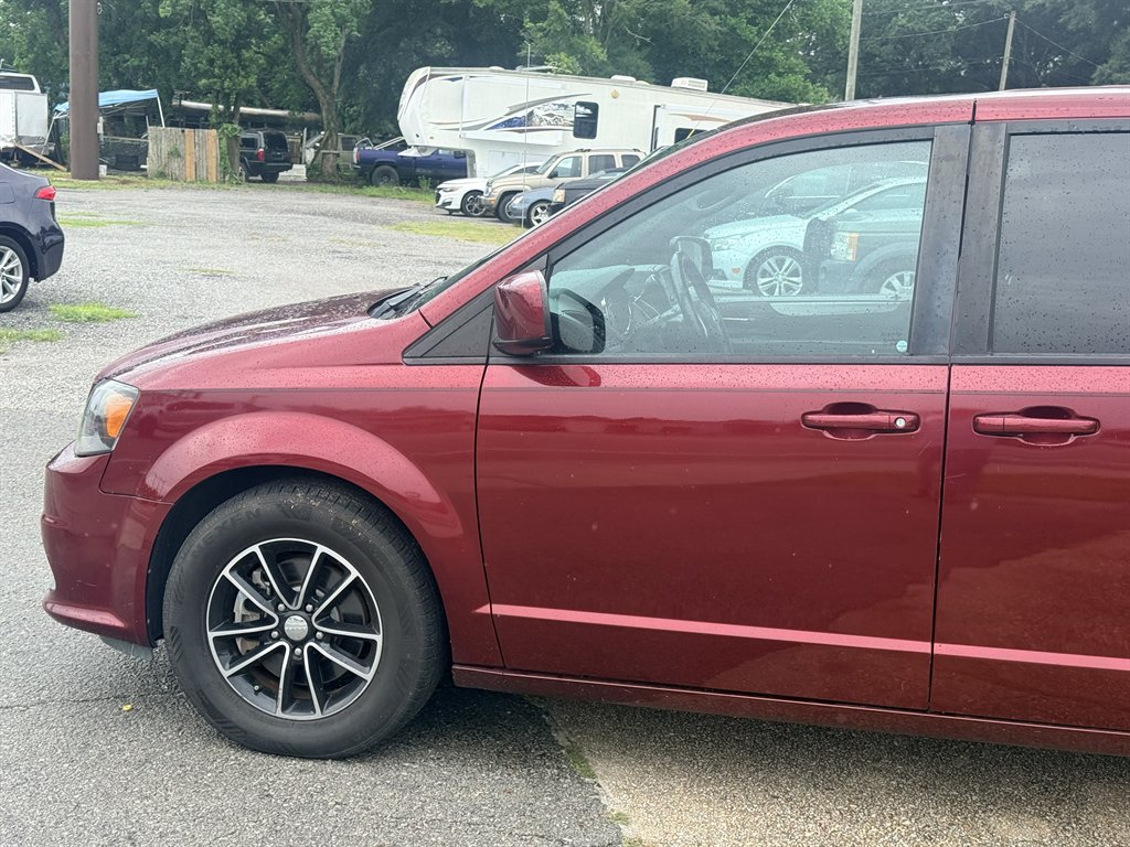 2019 Dodge Grand Caravan - $11,595