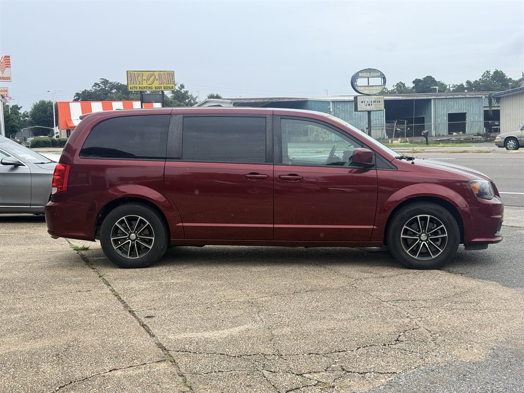 2019 Dodge Grand Caravan - $11,595