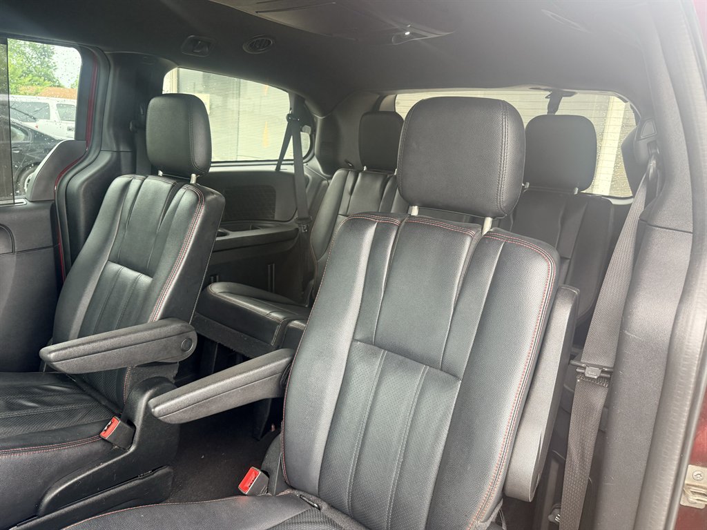 2019 Dodge Grand Caravan - $11,595
