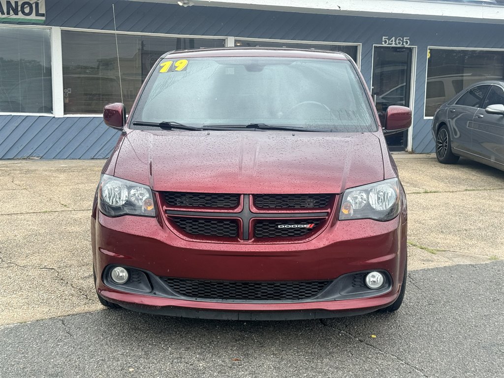 2019 Dodge Grand Caravan - $11,595