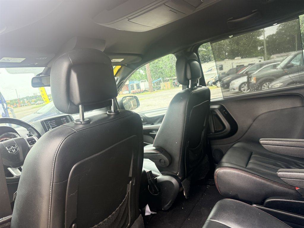 2019 Dodge Grand Caravan - $11,595
