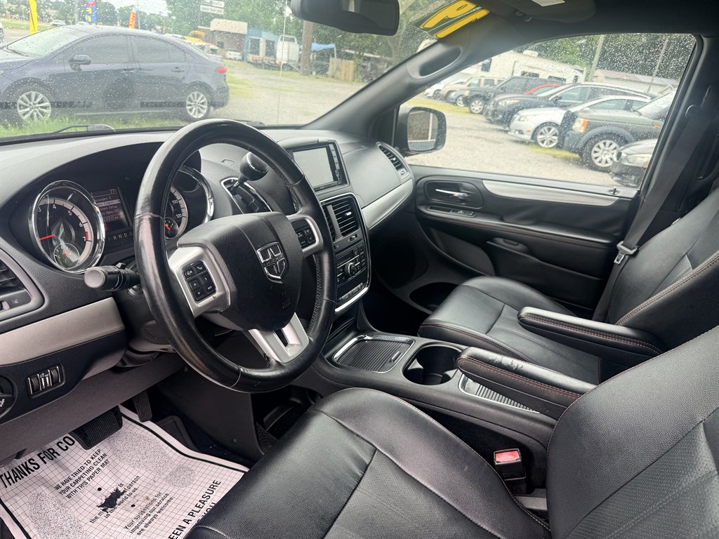 2019 Dodge Grand Caravan - $11,595