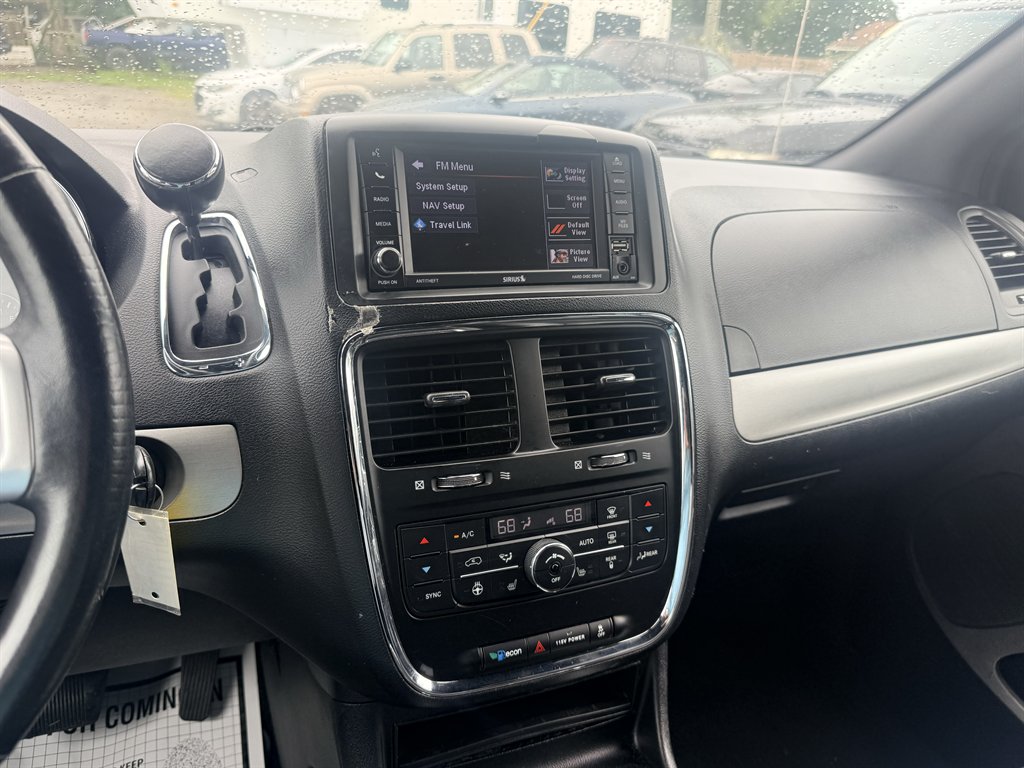 2019 Dodge Grand Caravan - $11,595