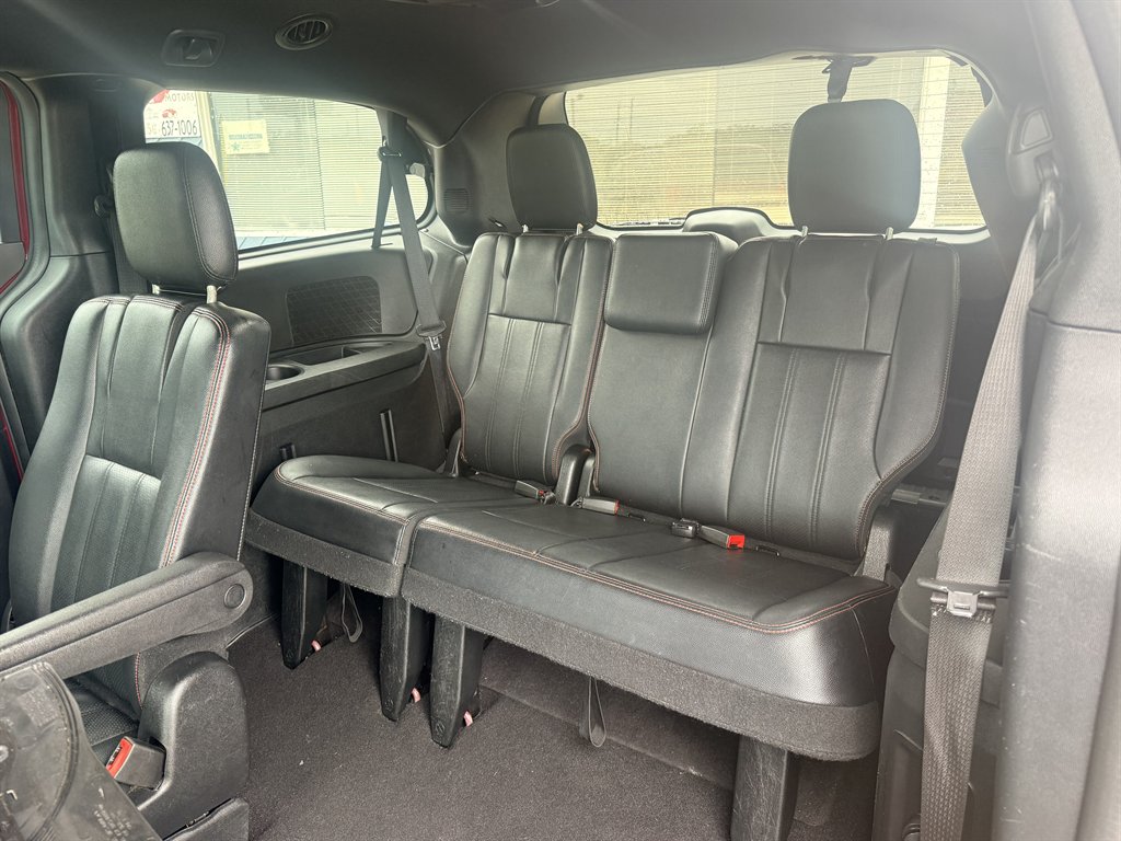 2019 Dodge Grand Caravan - $11,595