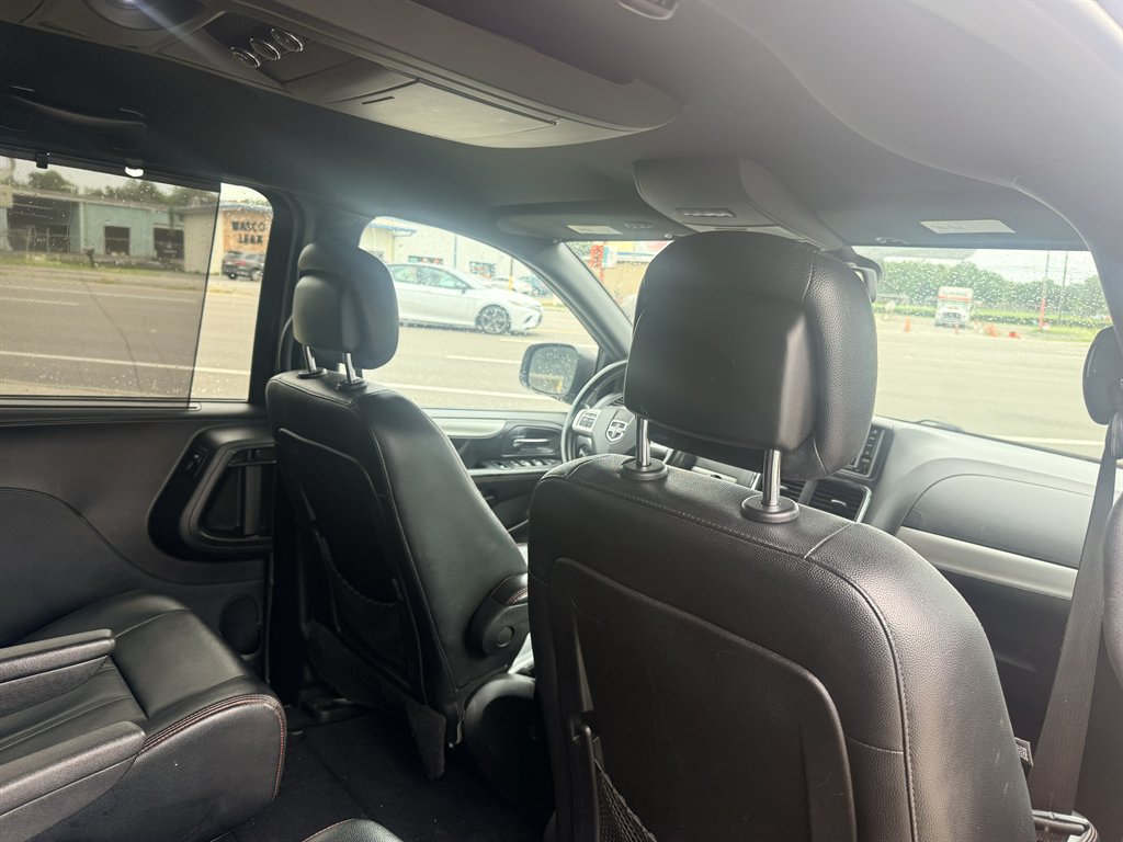 2019 Dodge Grand Caravan - $11,595
