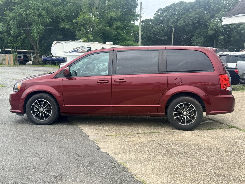 2019 Dodge Grand Caravan - $11,595