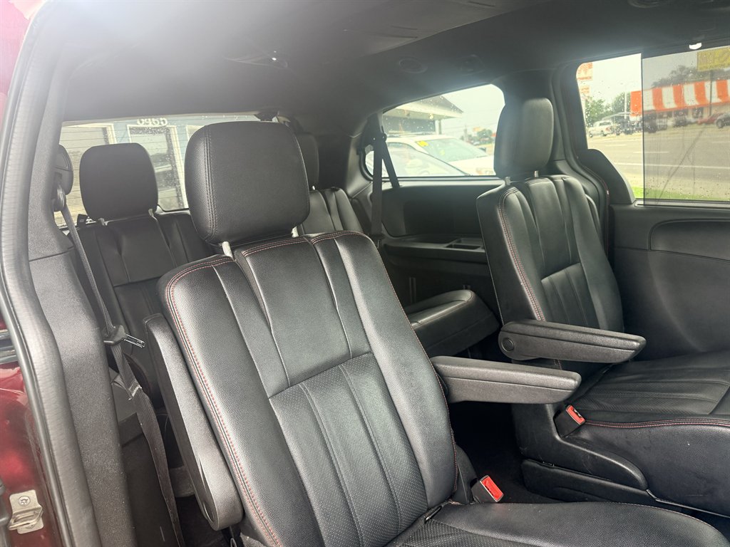 2019 Dodge Grand Caravan - $11,595