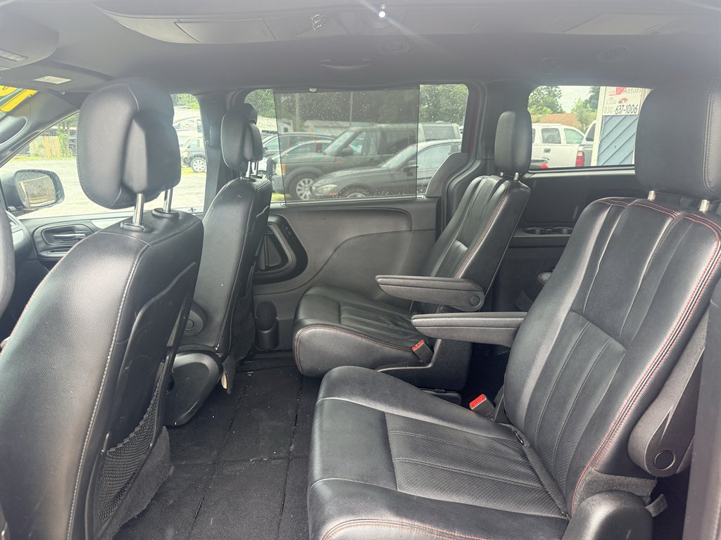 2019 Dodge Grand Caravan - $11,595