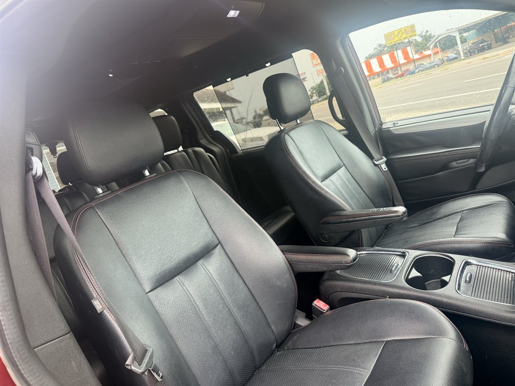 2019 Dodge Grand Caravan - $11,595