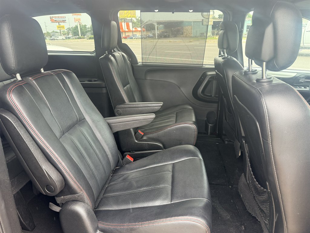 2019 Dodge Grand Caravan - $11,595