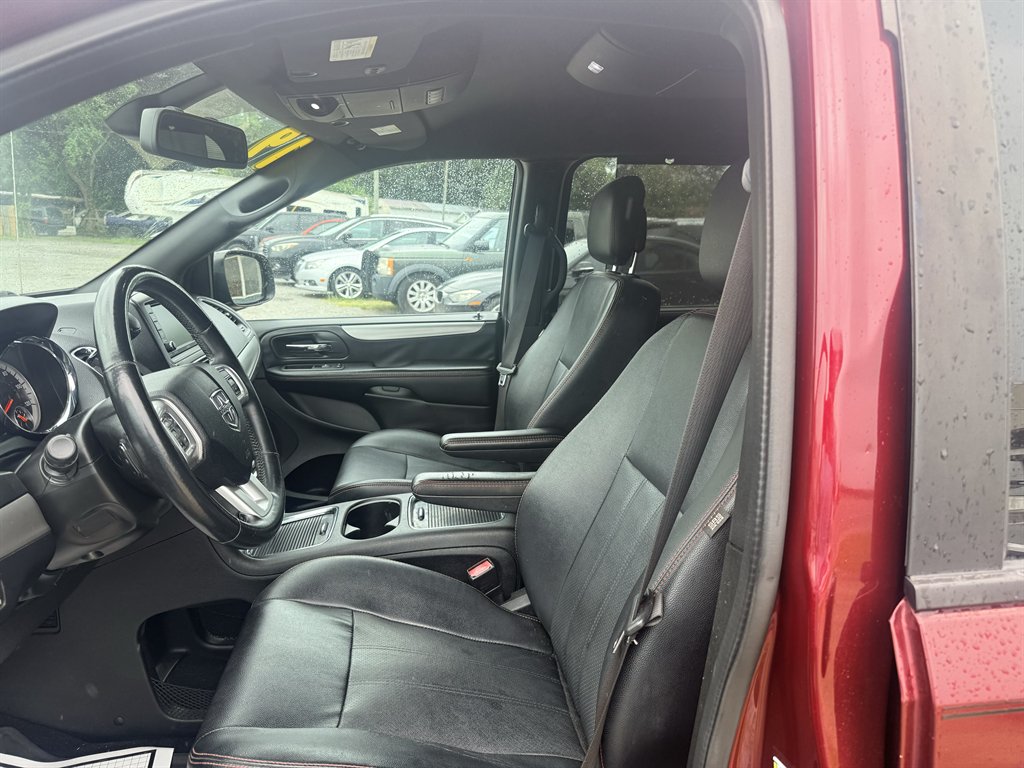 2019 Dodge Grand Caravan - $11,595