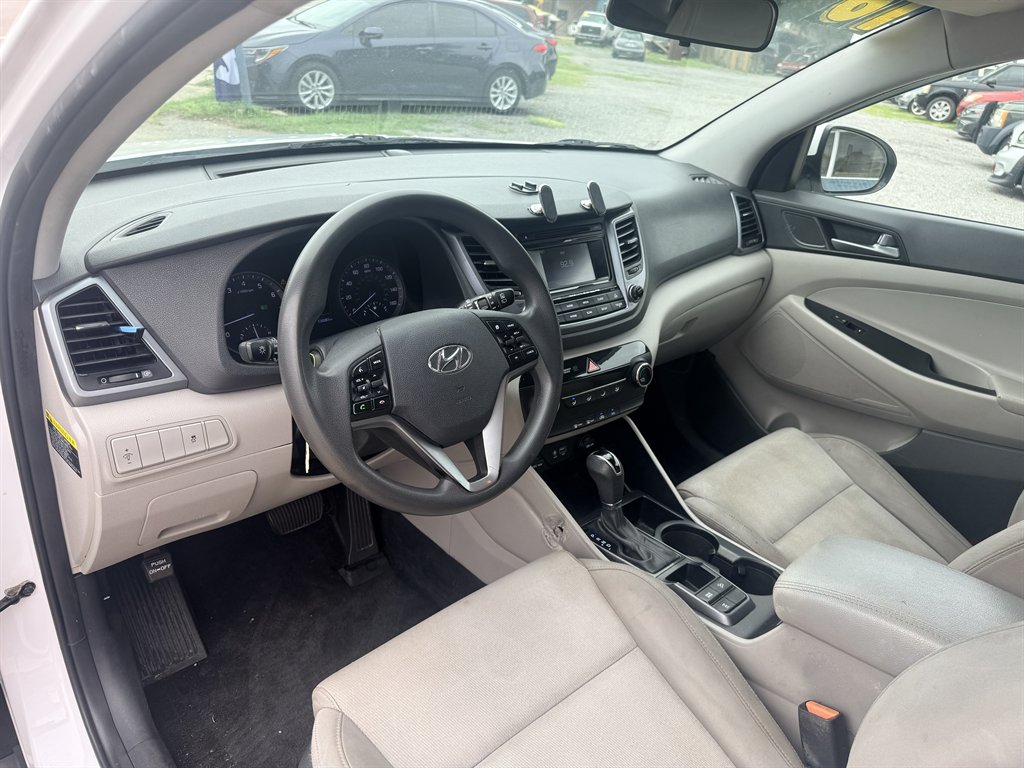 2016 Hyundai Tucson - $10,995