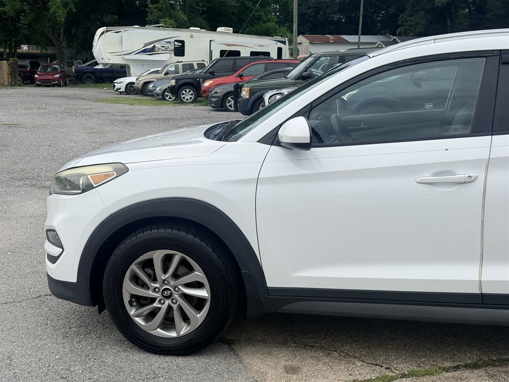 2016 Hyundai Tucson - $10,995