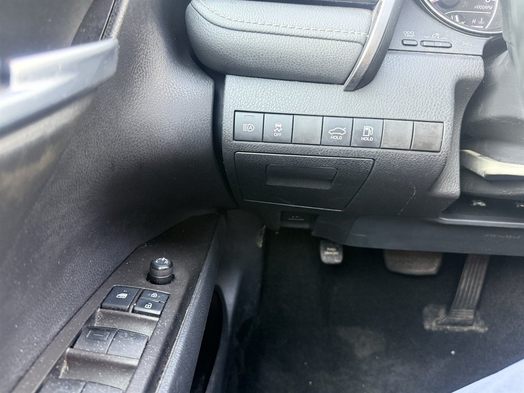 2021 Toyota Camry - $15,995