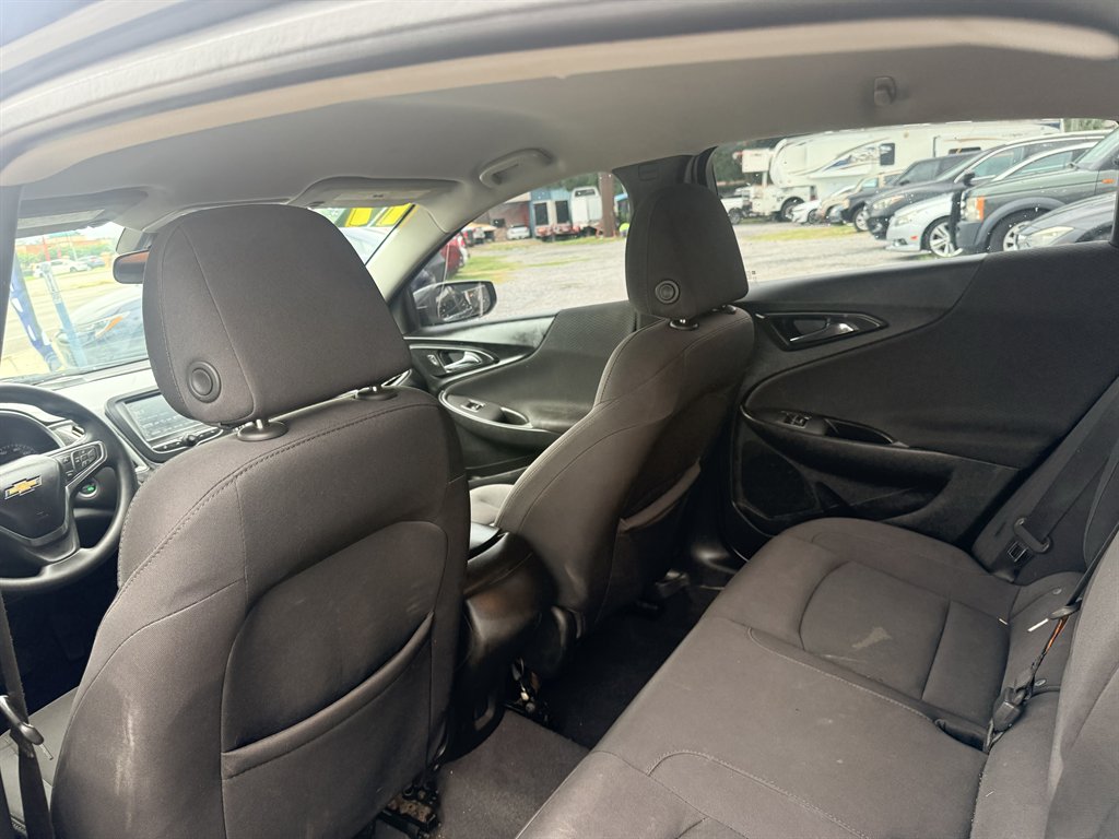 2017 Chevrolet Malibu - $9,995