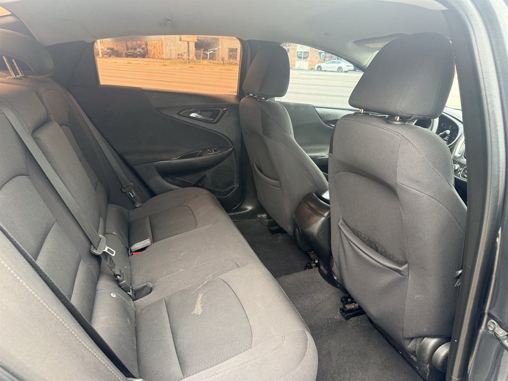 2017 Chevrolet Malibu - $9,995