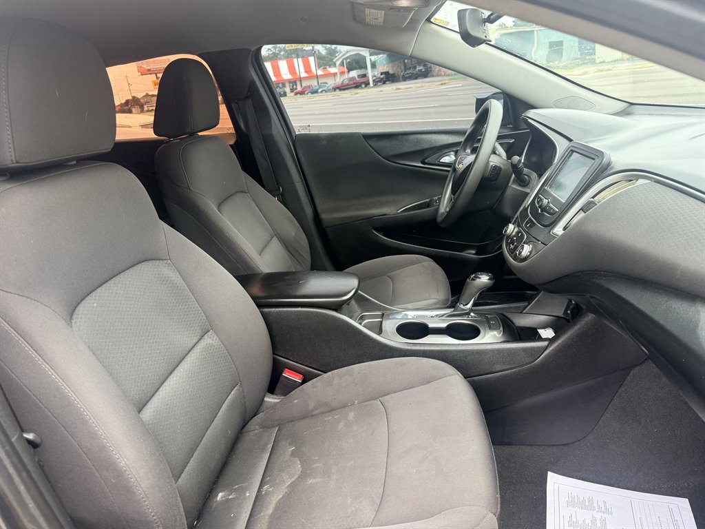 2017 Chevrolet Malibu - $9,995