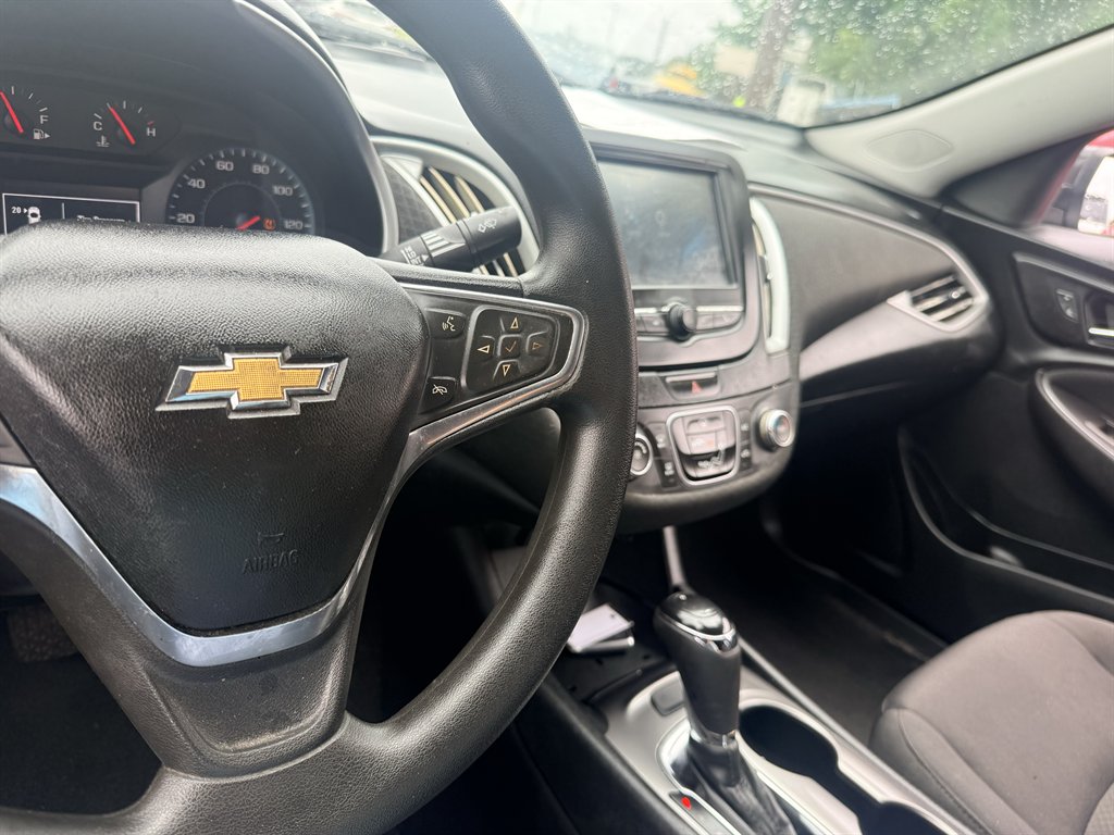 2017 Chevrolet Malibu - $9,995