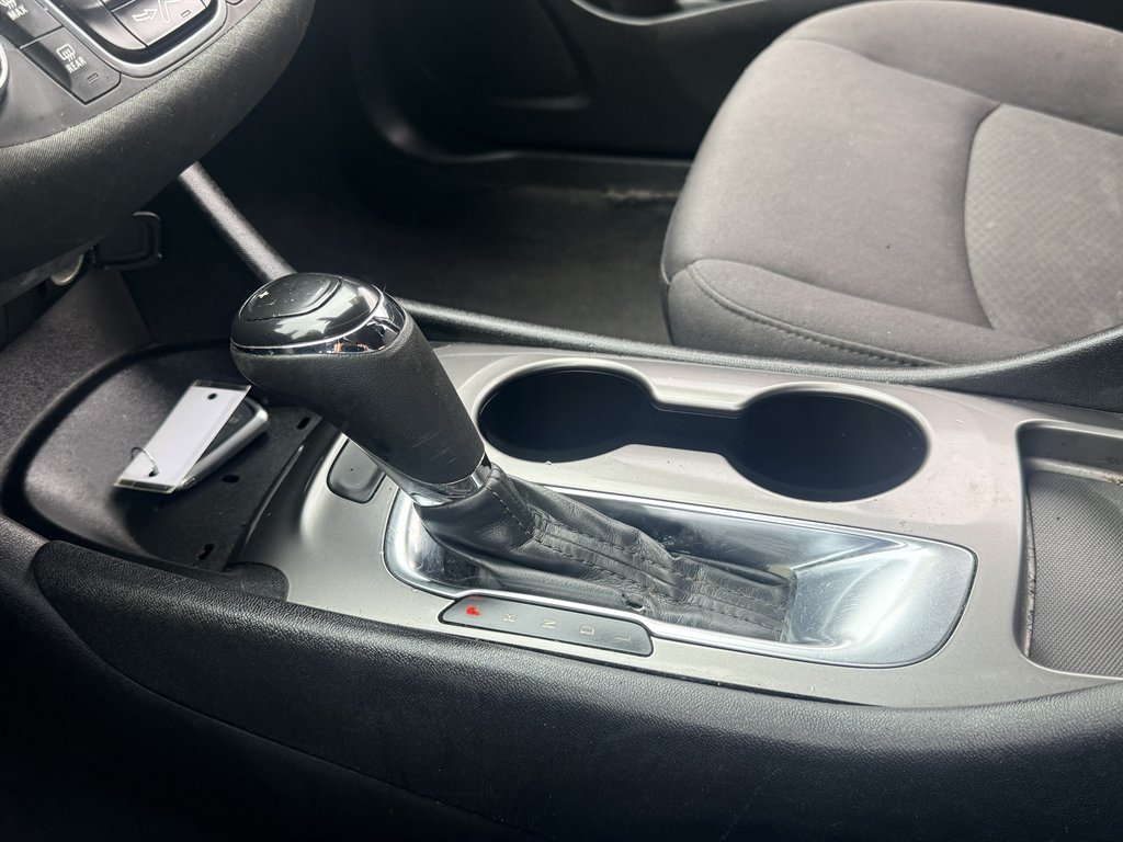 2017 Chevrolet Malibu - $9,995