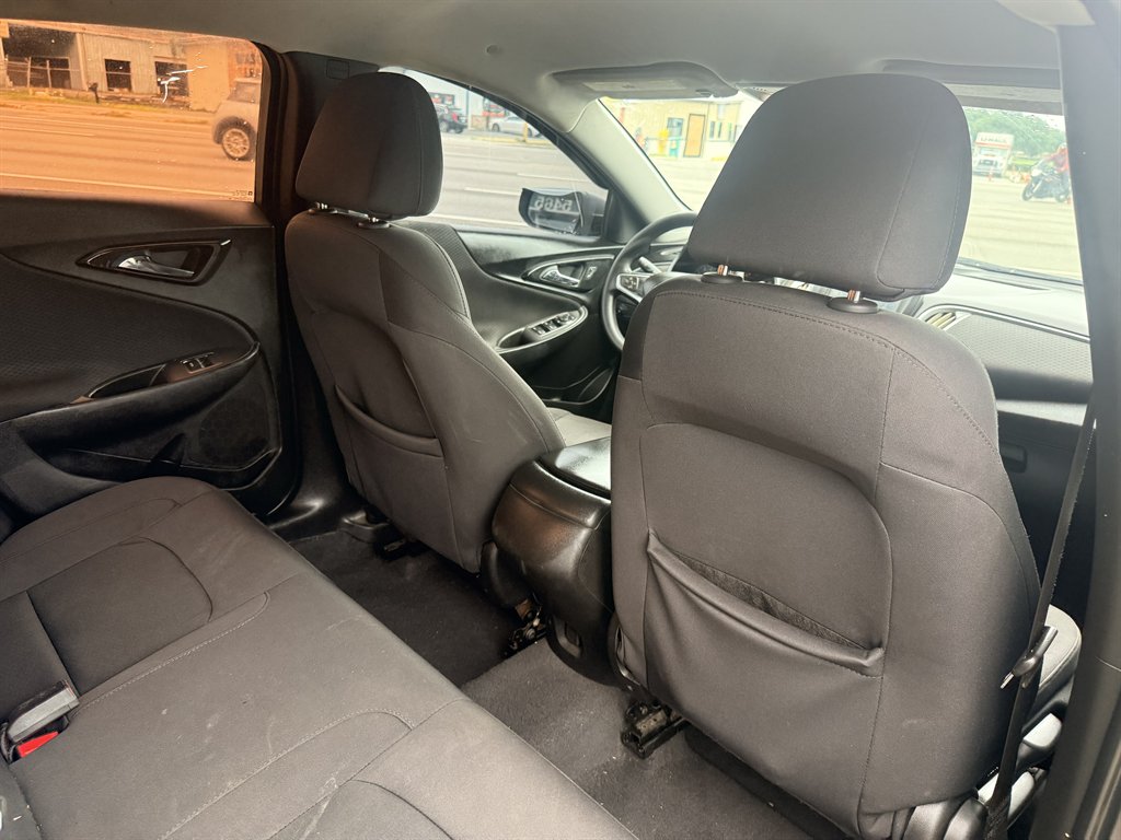 2017 Chevrolet Malibu - $9,995