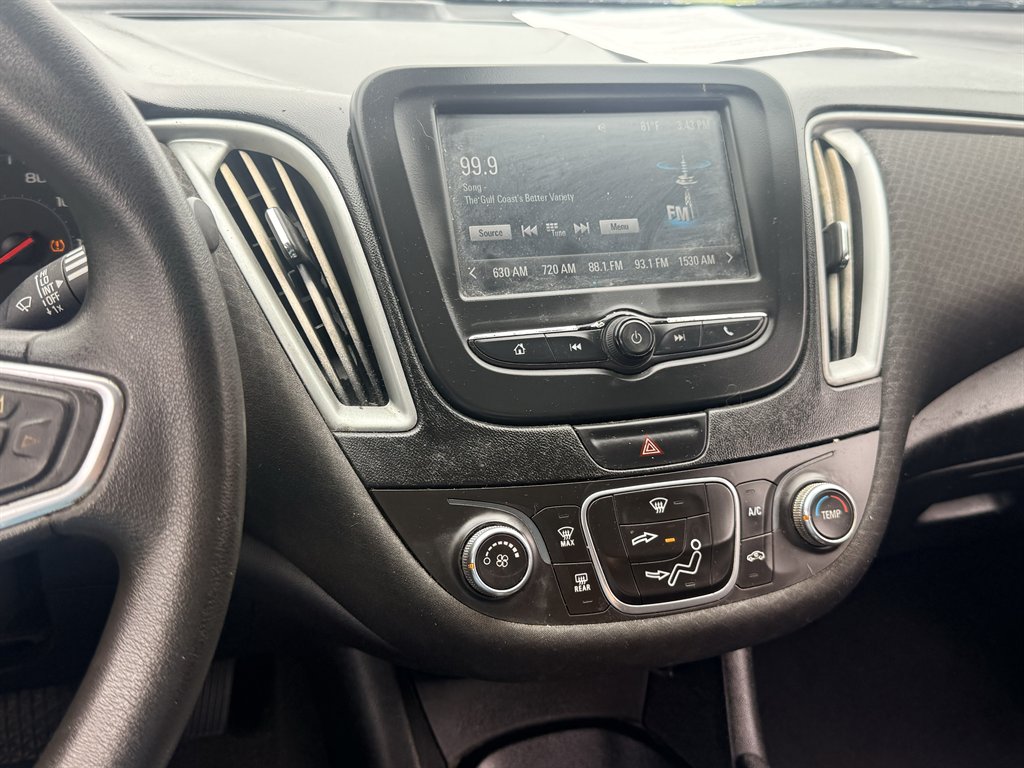 2017 Chevrolet Malibu - $9,995