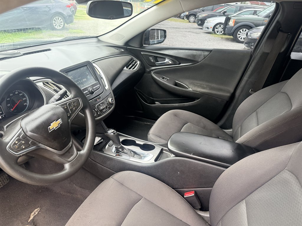 2017 Chevrolet Malibu - $9,995