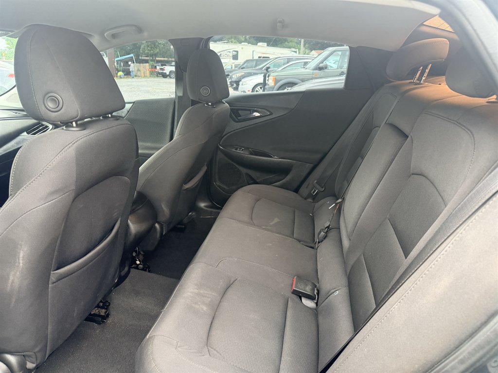 2017 Chevrolet Malibu - $9,995
