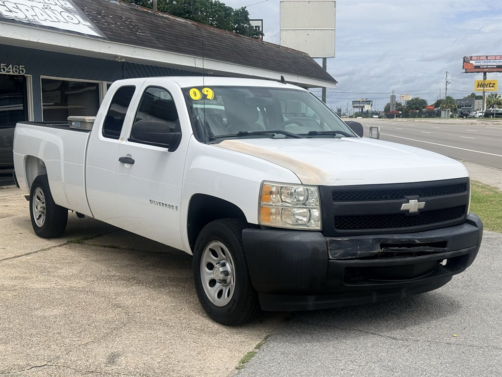 2009 Chevrolet Silverado - $8,995