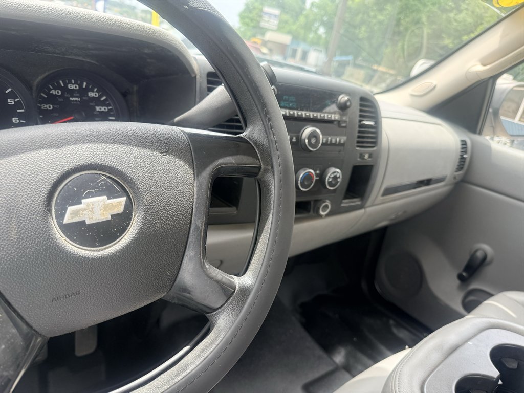 2009 Chevrolet Silverado - $8,995