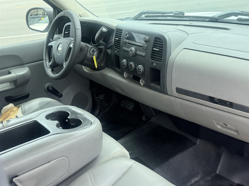 2009 Chevrolet Silverado - $8,995