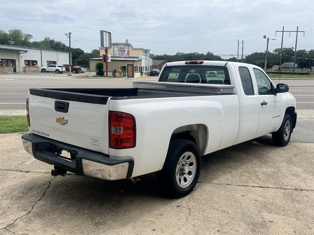 2009 Chevrolet Silverado - $8,995
