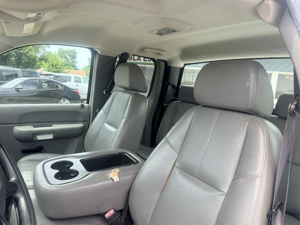 2009 Chevrolet Silverado - $8,995
