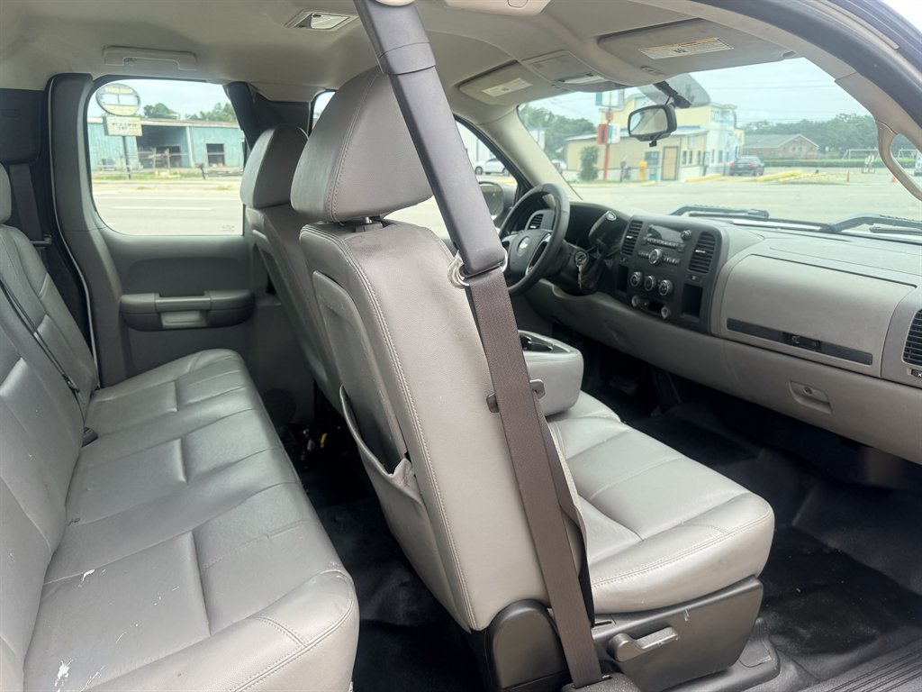 2009 Chevrolet Silverado - $8,995