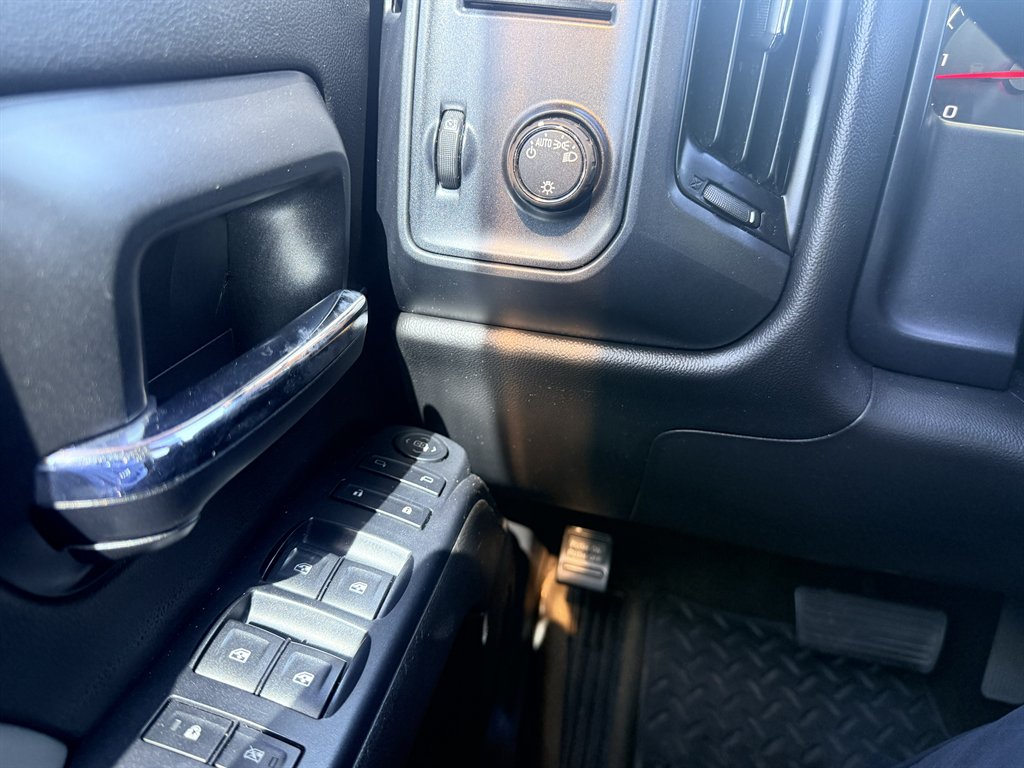 2015 Chevrolet Silverado 1500 - $16,495