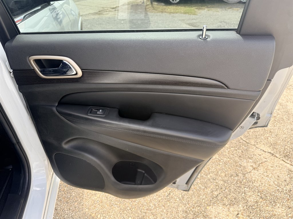 2014 Jeep Cherokee - $12,495