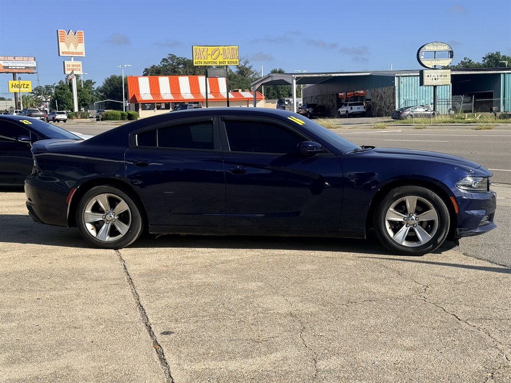 2016 Dodge Charger - $9,995