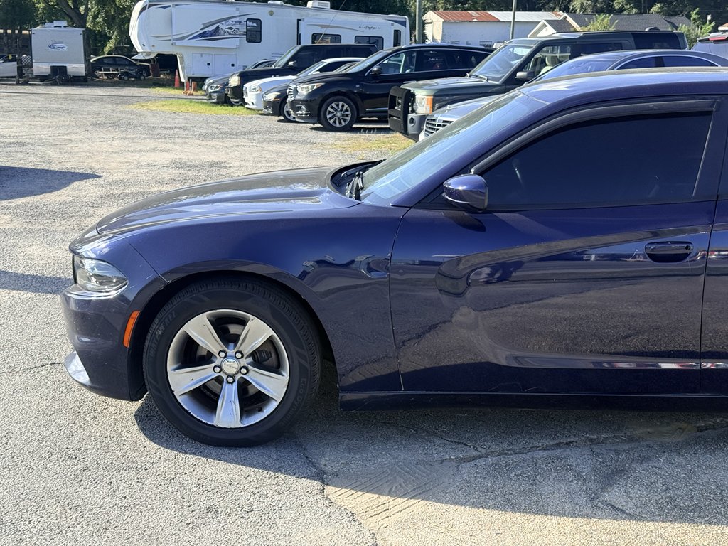 2016 Dodge Charger - $9,995