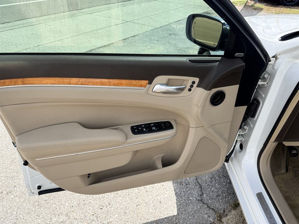 2014 Chrysler 300 - $11,695