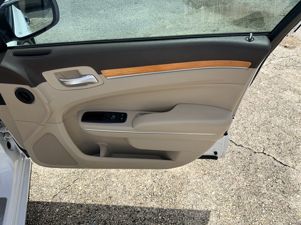 2014 Chrysler 300 - $11,695
