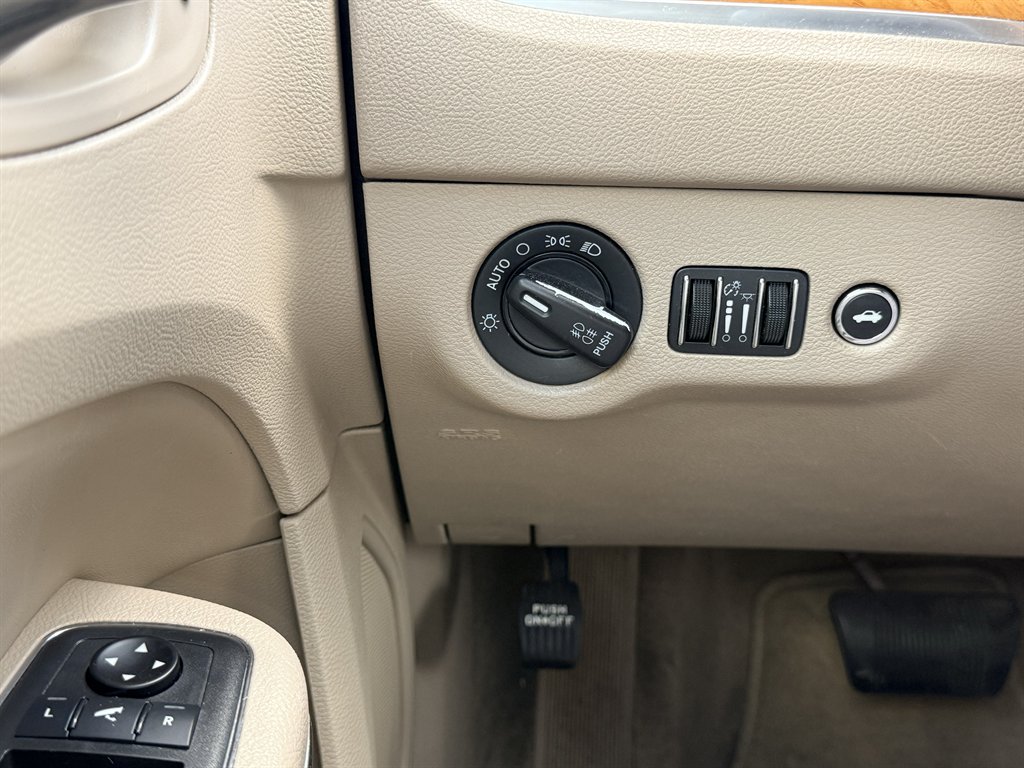2014 Chrysler 300 - $11,695