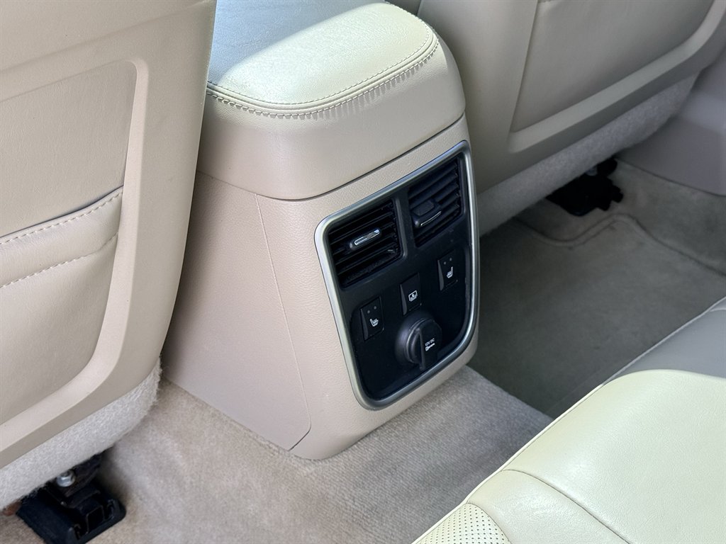 2014 Chrysler 300 - $11,695