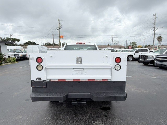2013 Chevrolet Silverado 3500 - $13,888