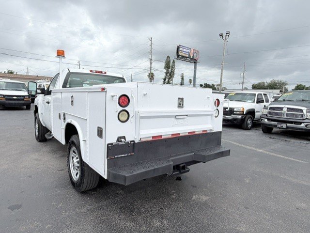 2013 Chevrolet Silverado 3500 - $13,888